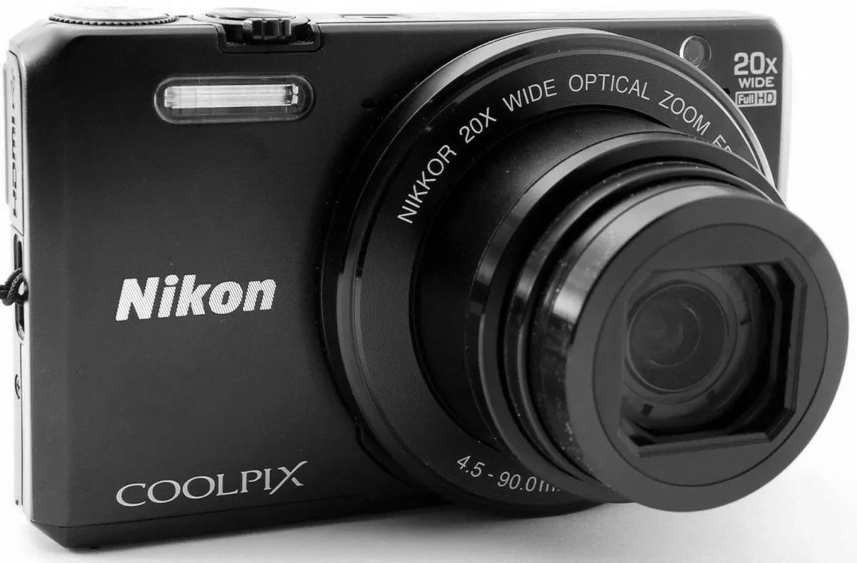 Nikon Coolpix S7000